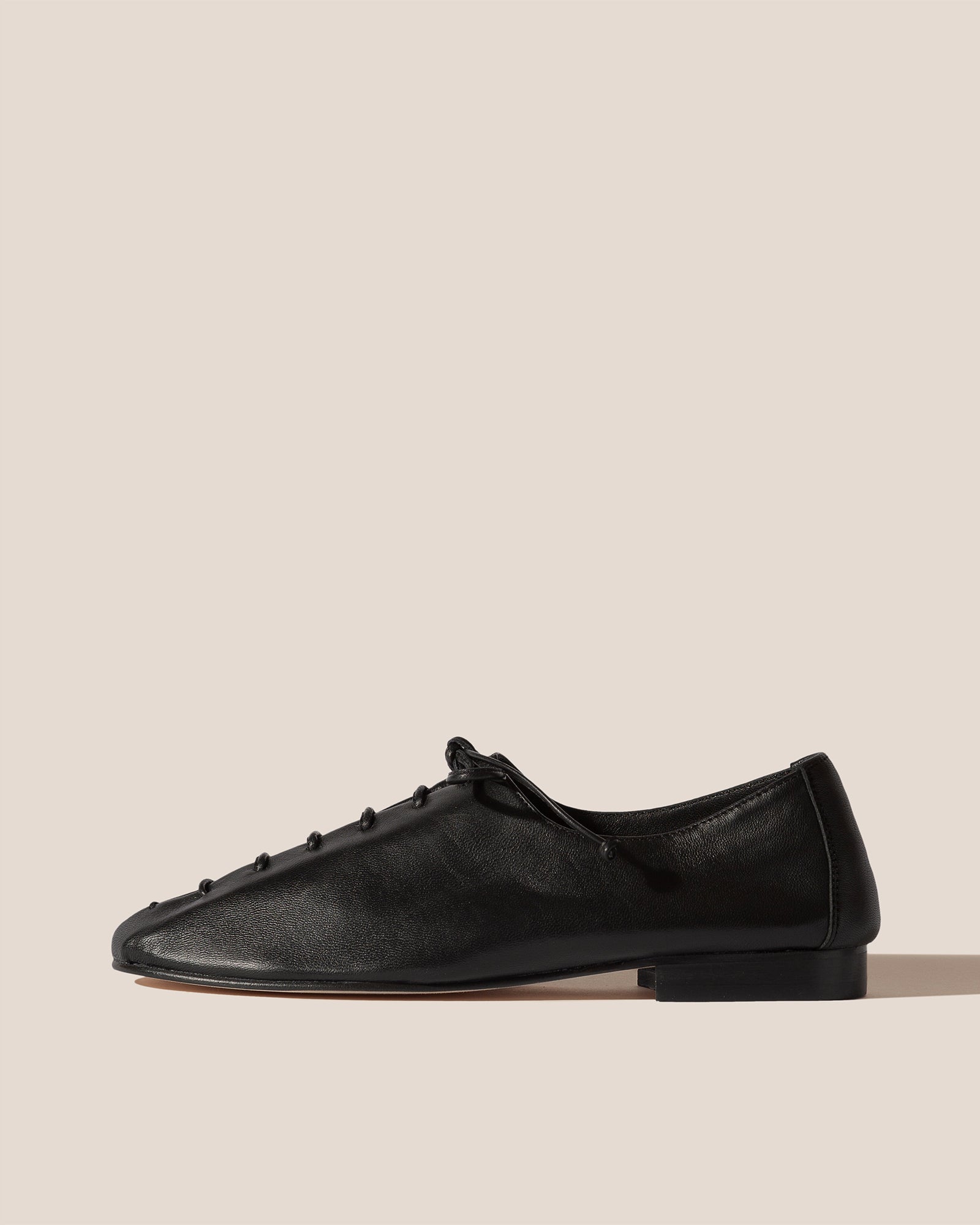 PLEGADA SHINY - Deconstructed Lace-up Shoe