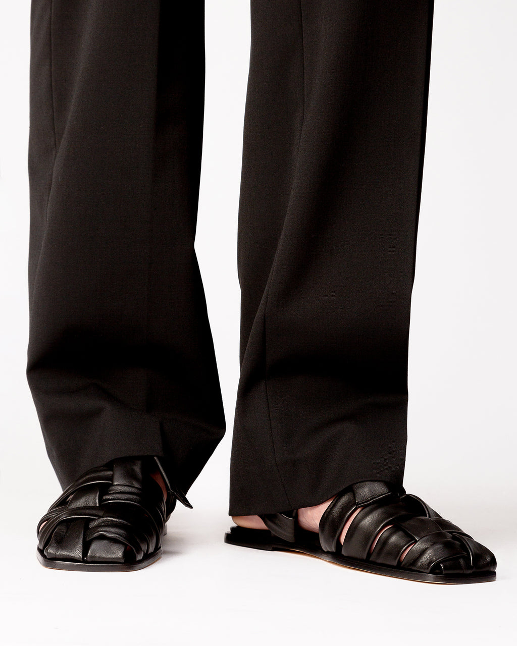 BENA - Interwoven Knotted T-bar Sandal