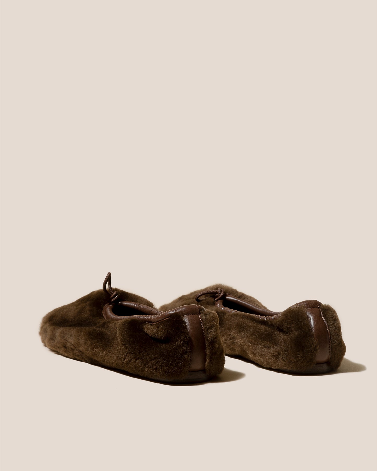 PUNTERA SHEARLING - Flat Pump