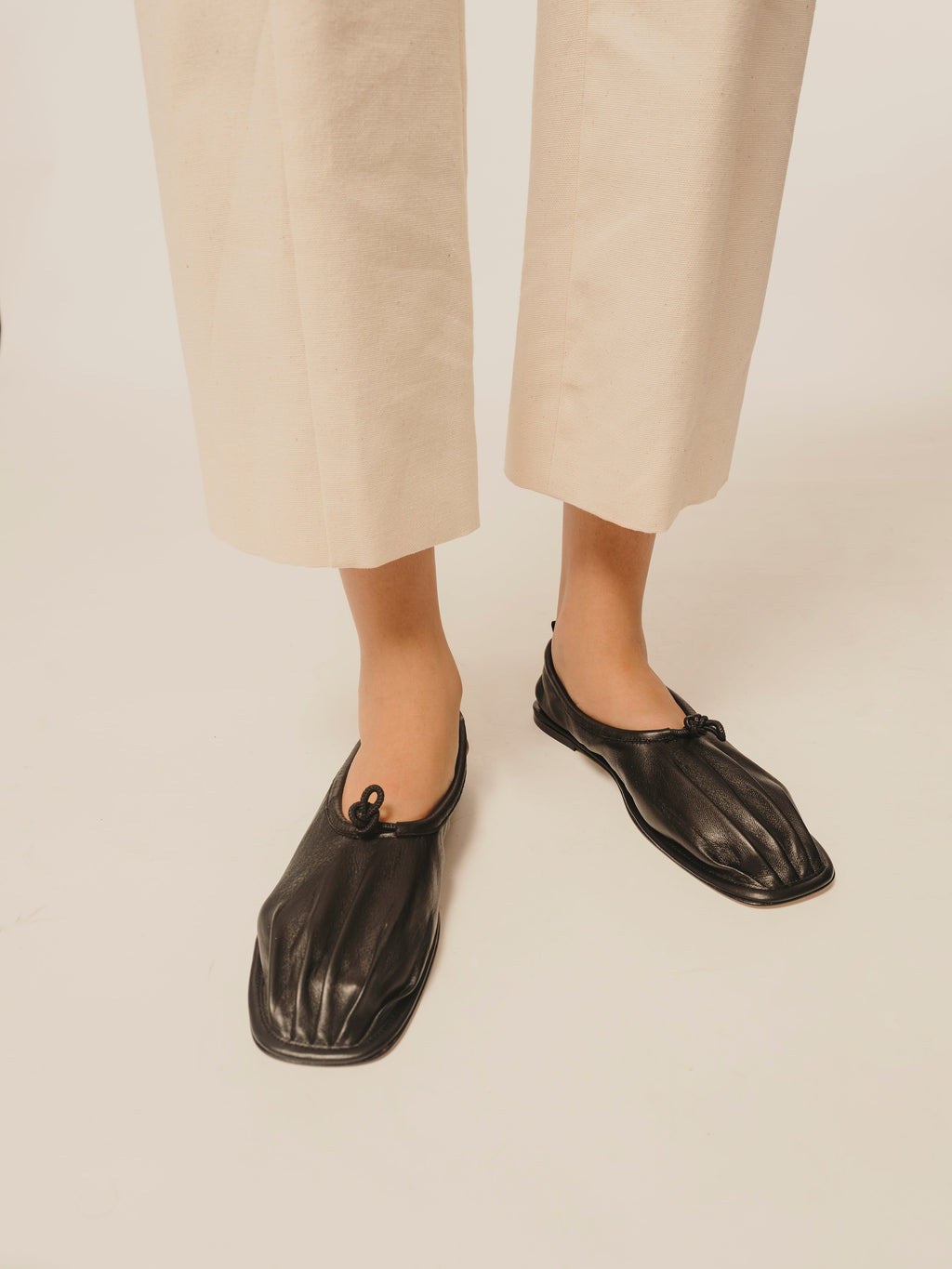 PUNTERA SUPPLE SHINY - Pleated-Toe Pump
