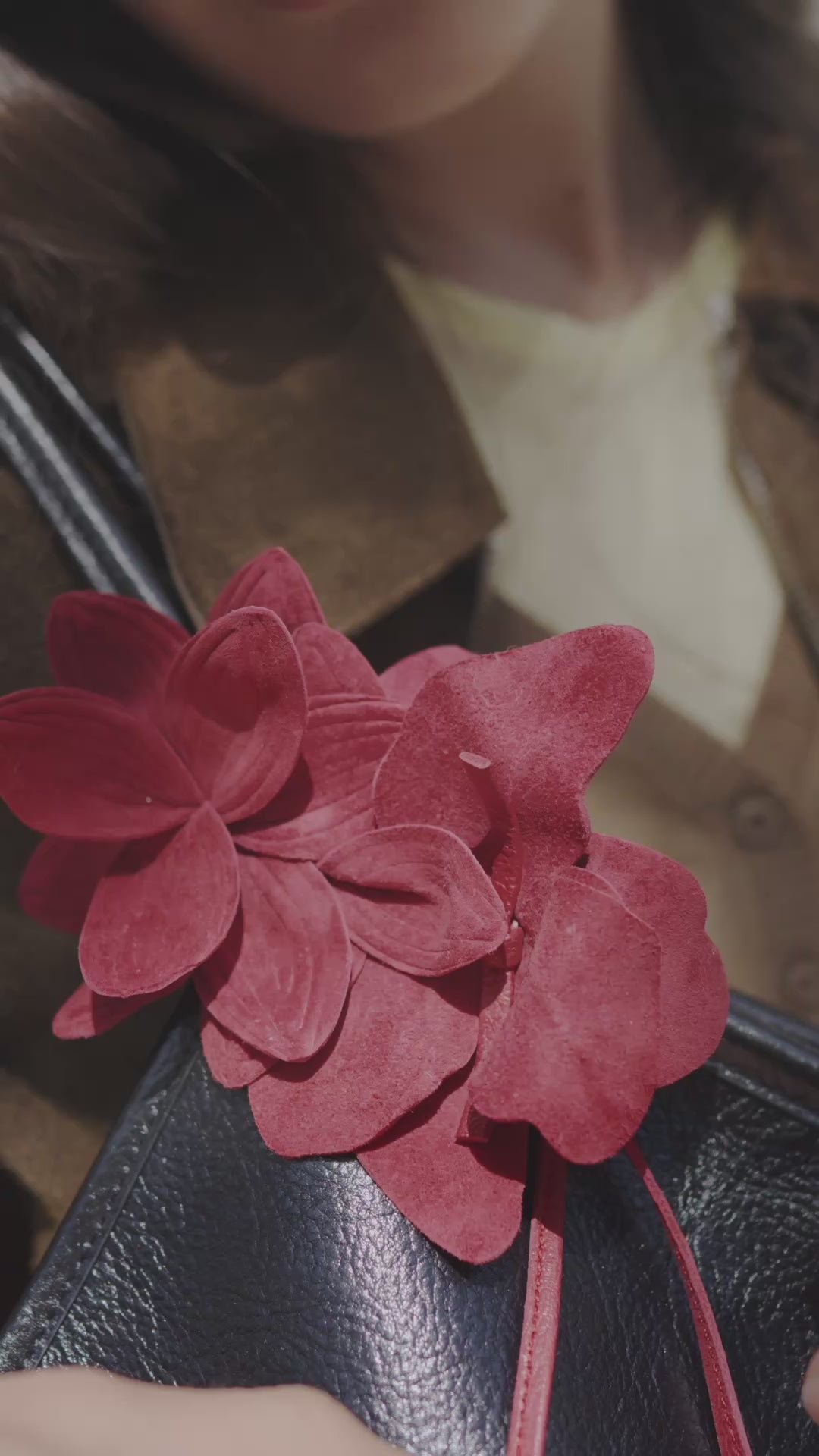 COROLA - Flower Charm with Leather Strap