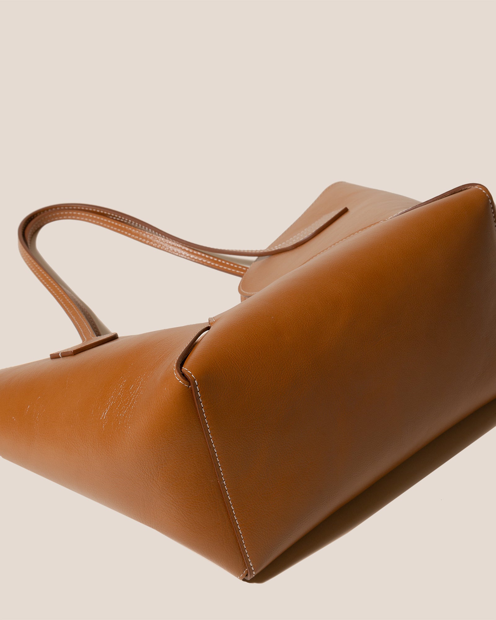 SEPAL - Tulip Shape Zipped Tote Bag – Hereu Studio