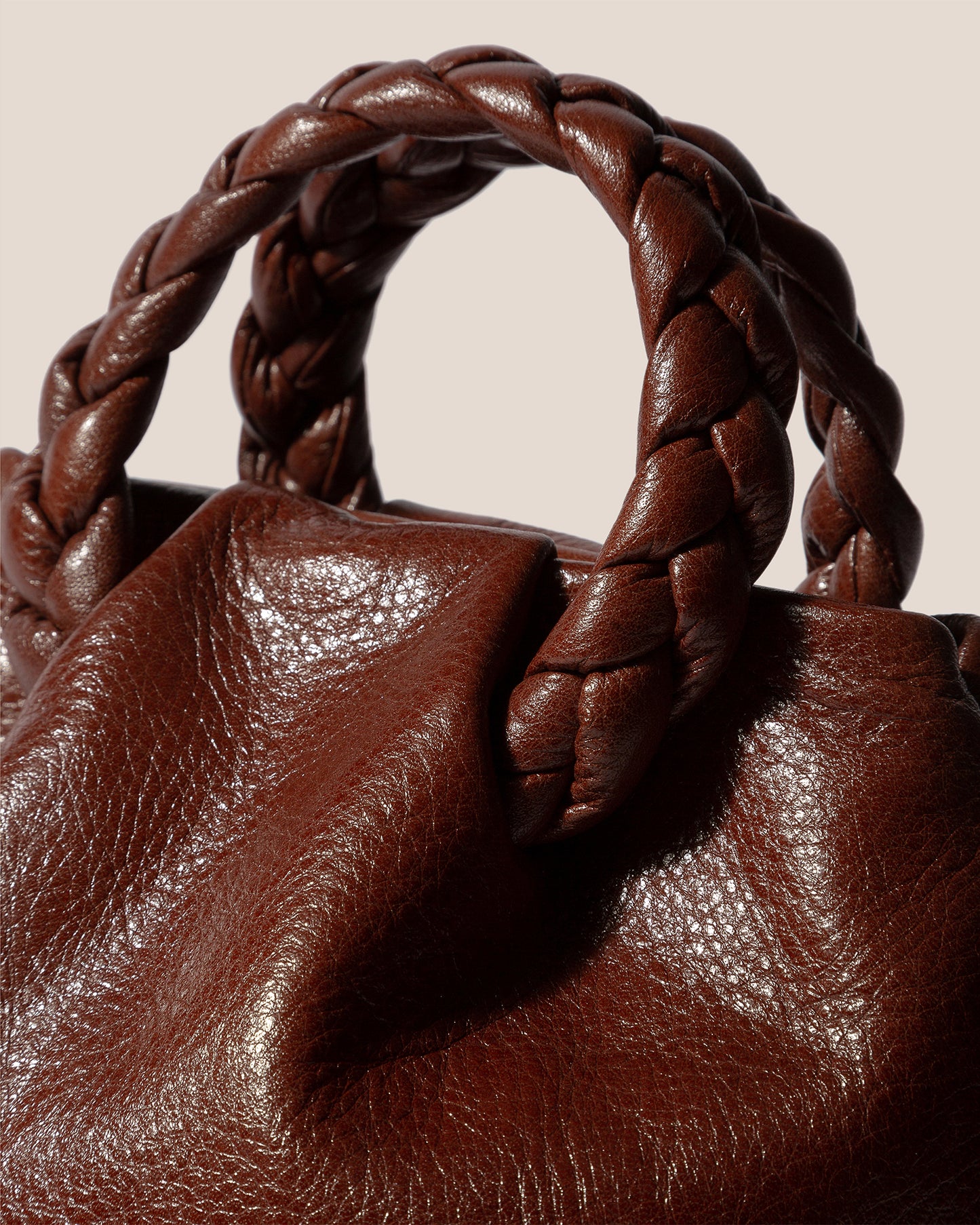 BOMBON M TUMBLED SHINY - Plaited-handle Leather Crossbody Bag