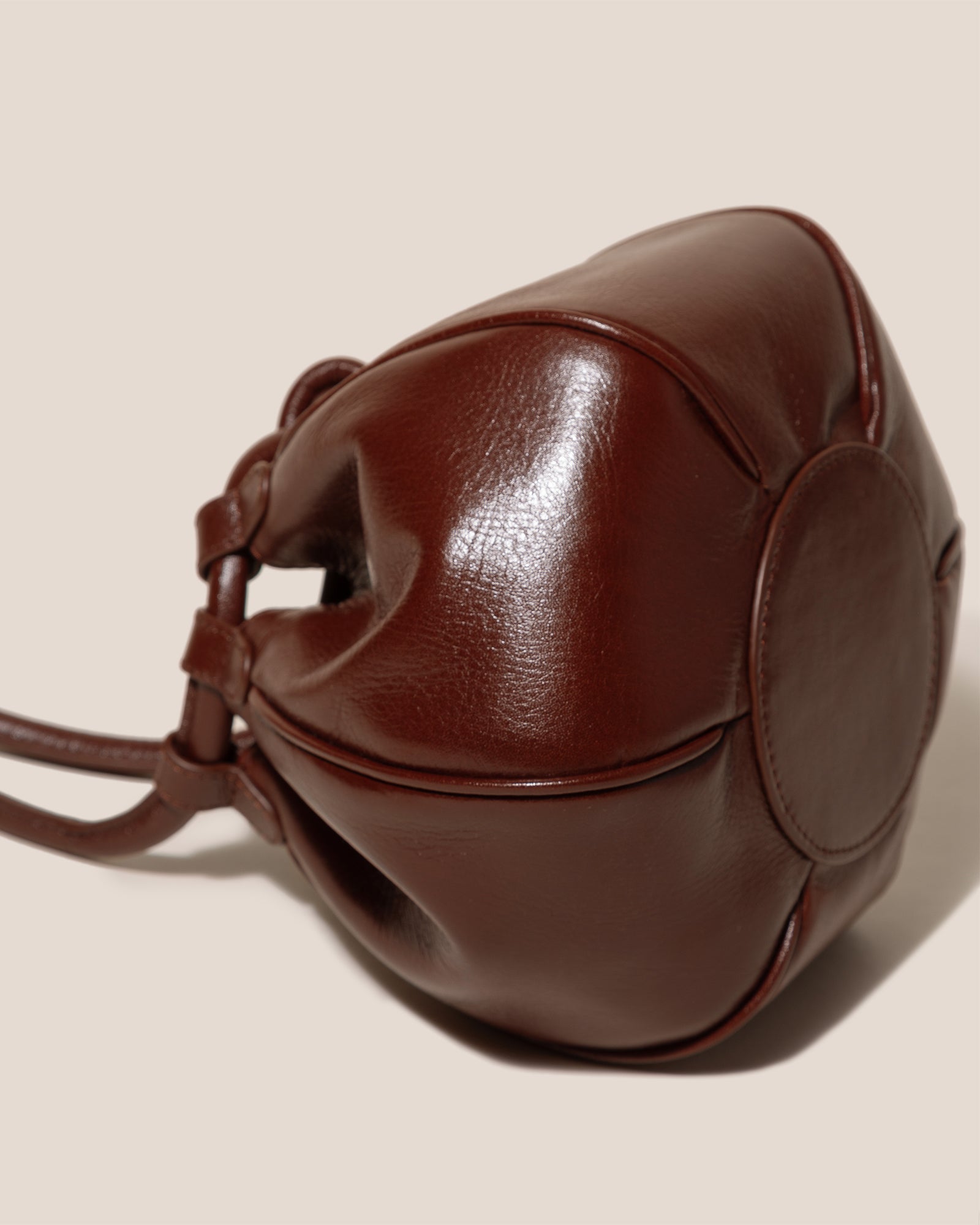 GLOBUL DISTRESSED - Balloon-Shaped Shoulder Bag – Hereu Studio