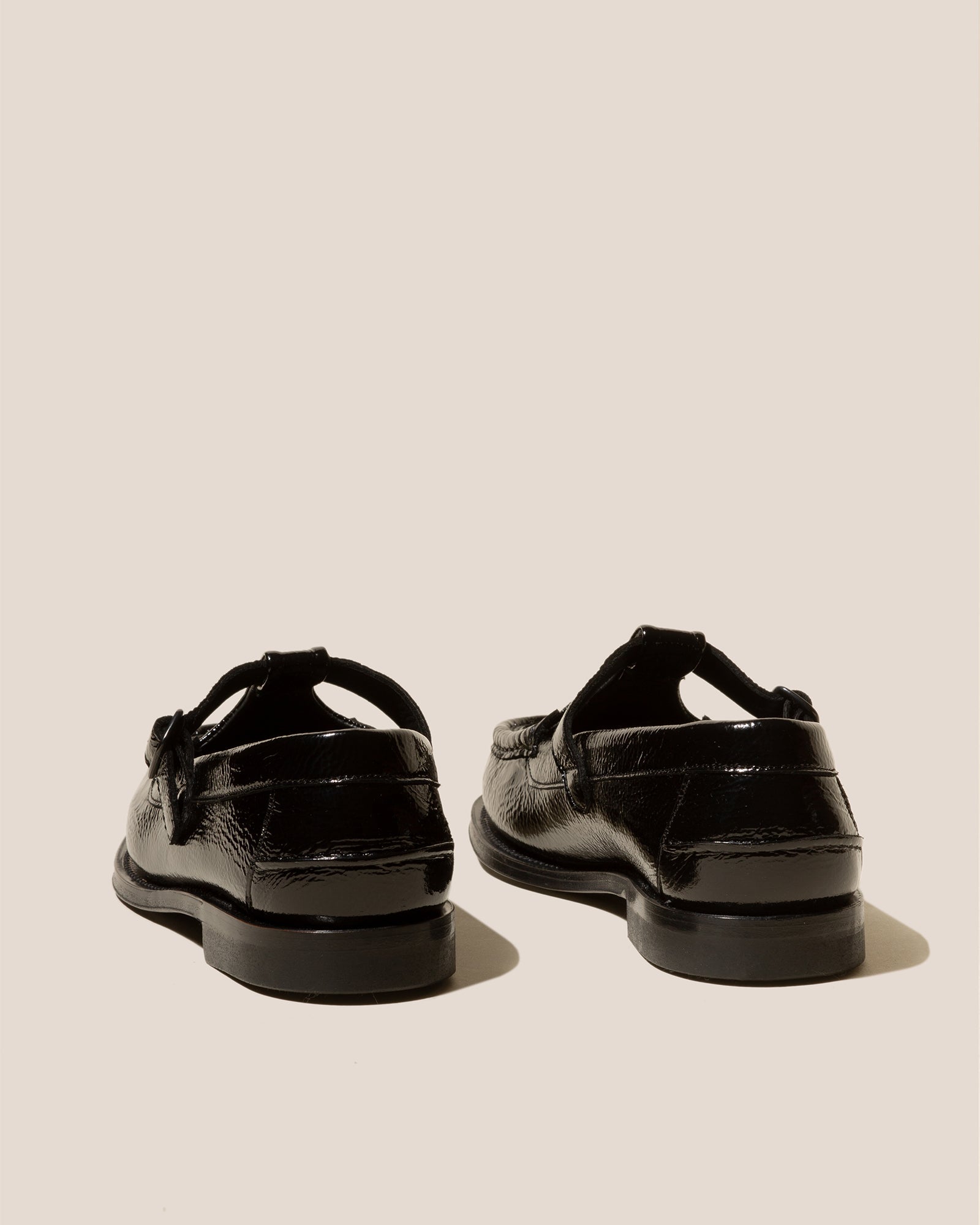 ALBER CRINKLED GLOSSY - T-bar Loafer – Hereu Studio