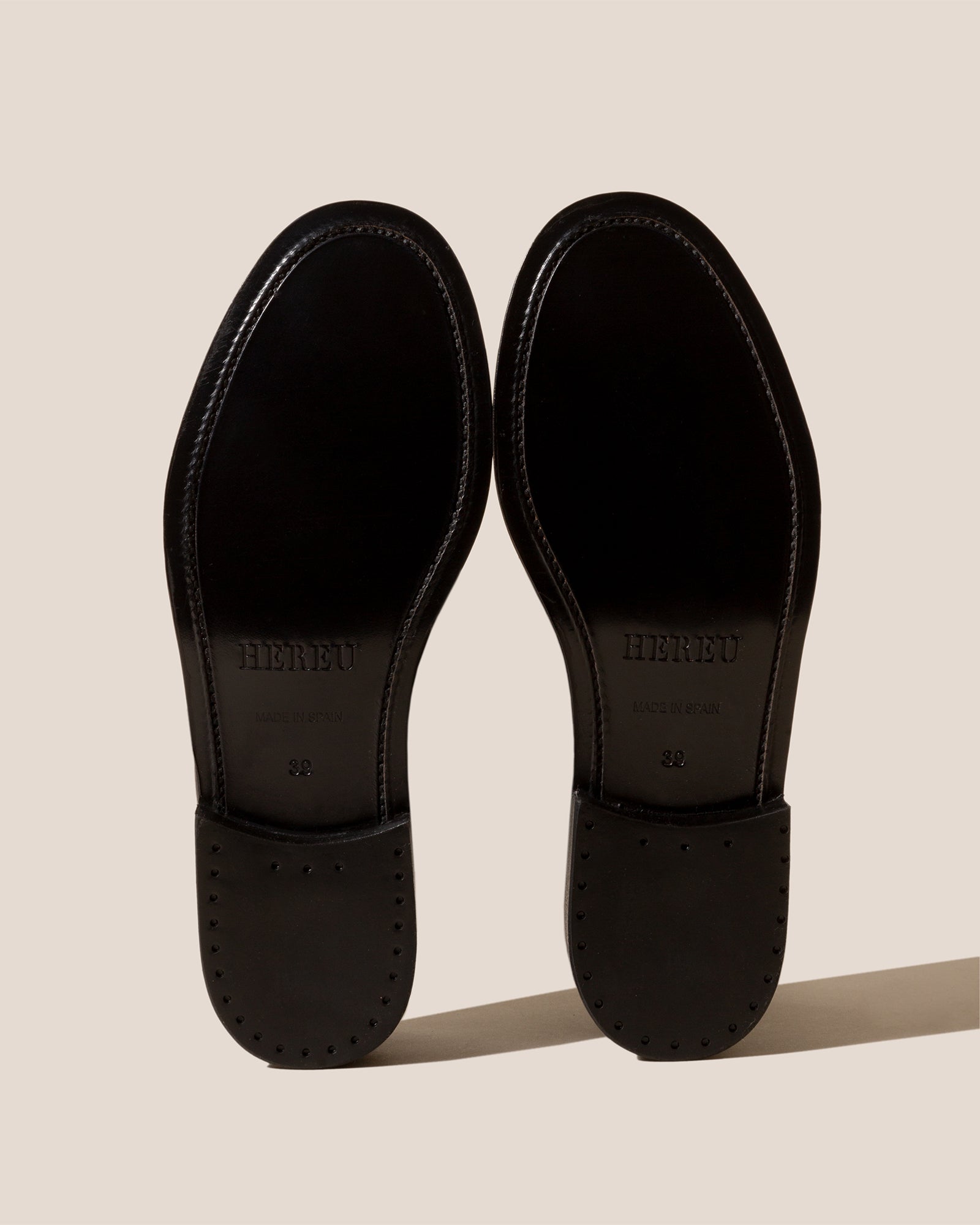 ALBER CRINKLED GLOSSY - T-bar Loafer – Hereu Studio
