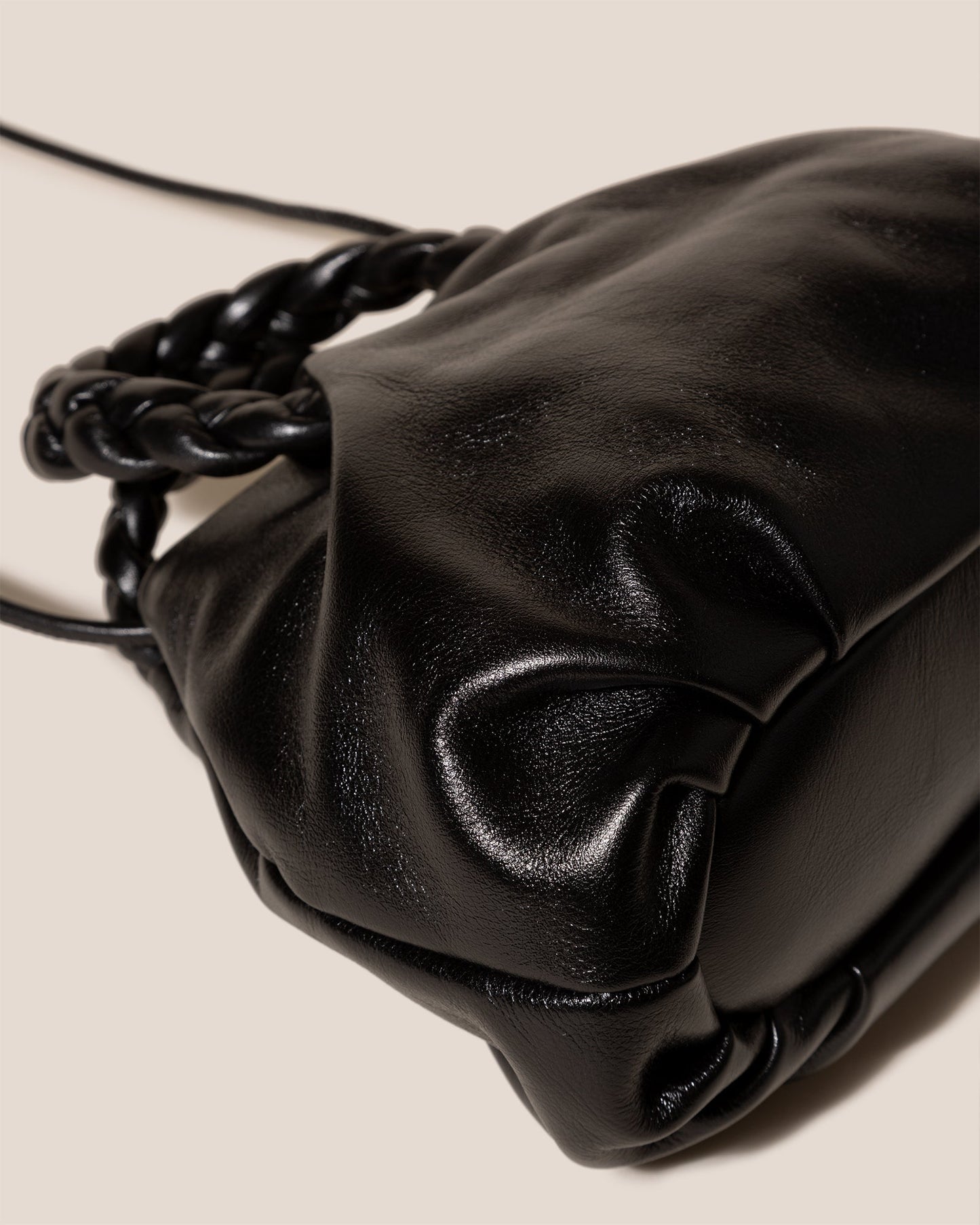 BOMBON M SUPPLE SHINY - Plaited-handle Leather Crossbody Bag – Hereu Studio