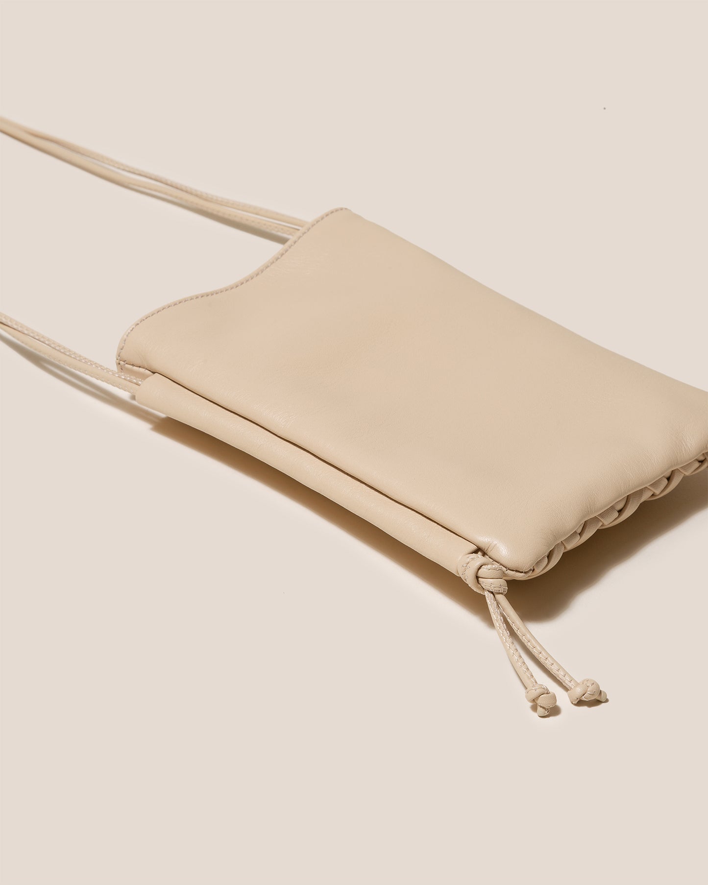 TRENA MINI CRINKLED GLOSSY - Flat Square Crossbody Bag – Hereu Studio