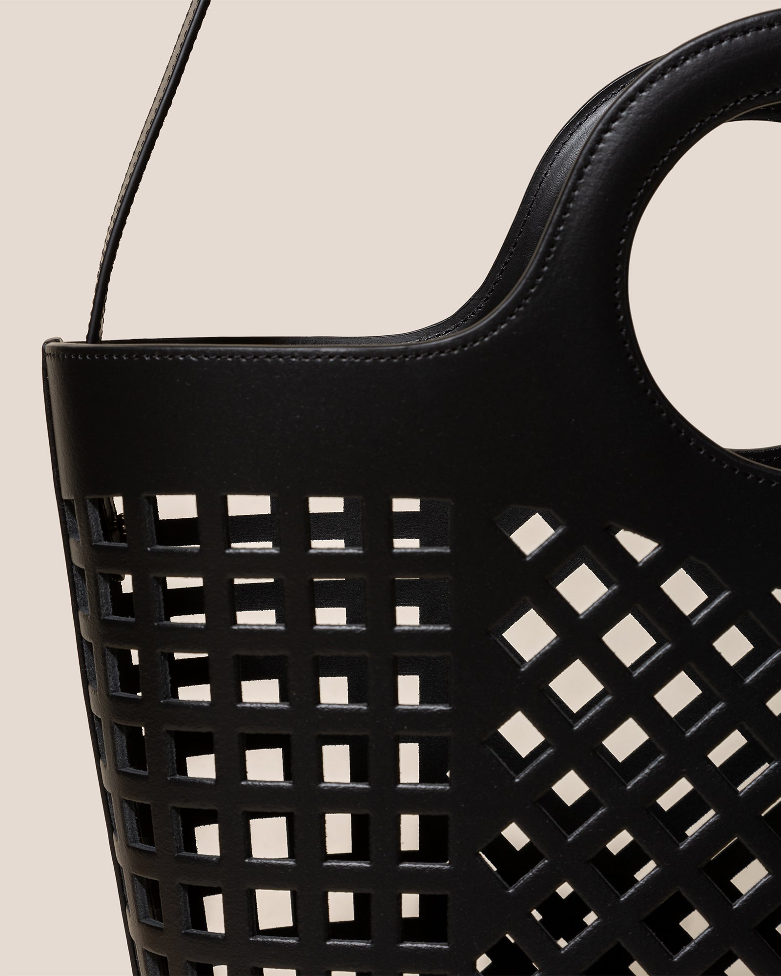 COLMADO - Cut-out Leather Tote Bag