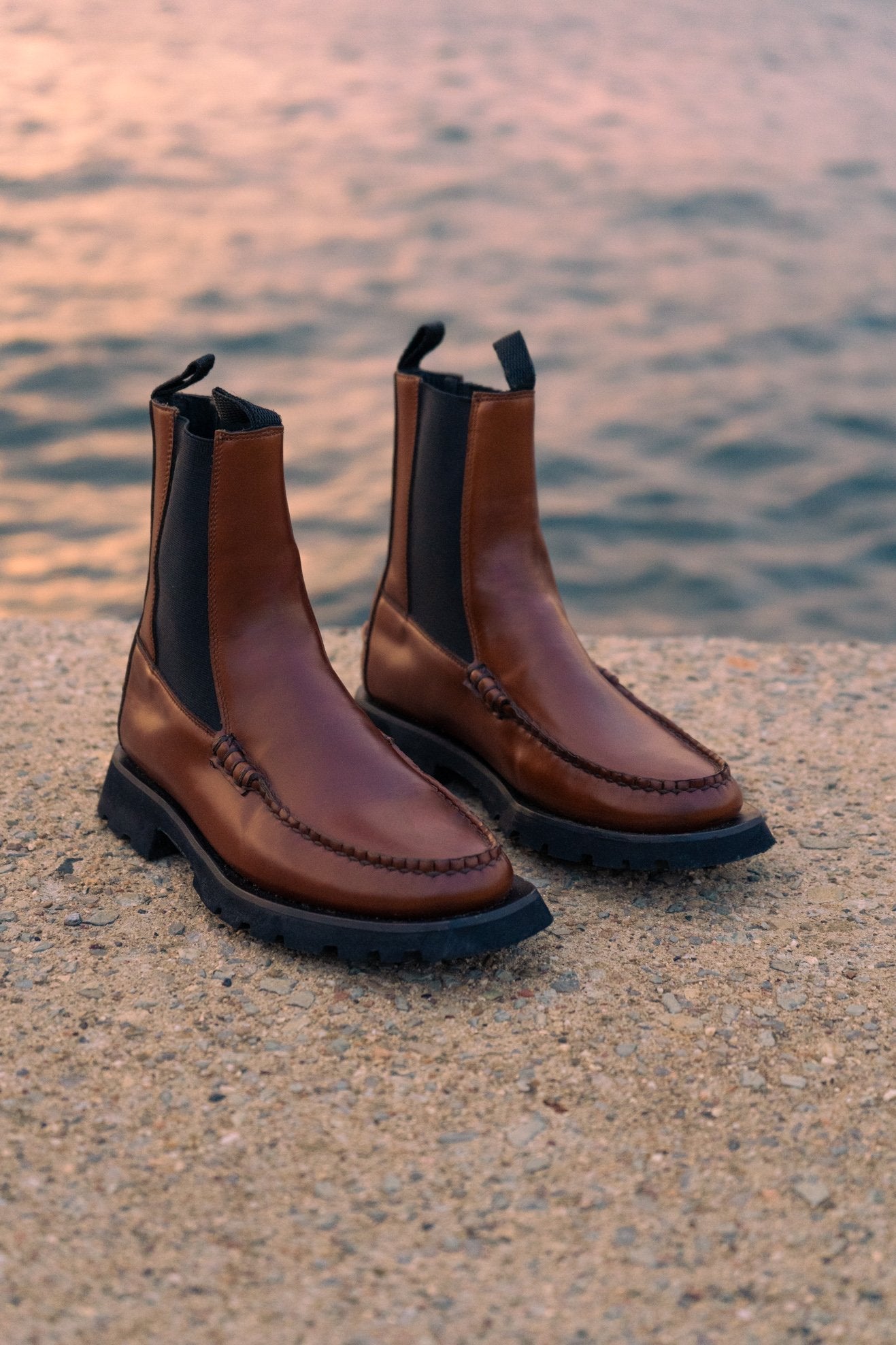 ALDA SPORT - Men's Tread Sole Low-calf Chelsea Boot
