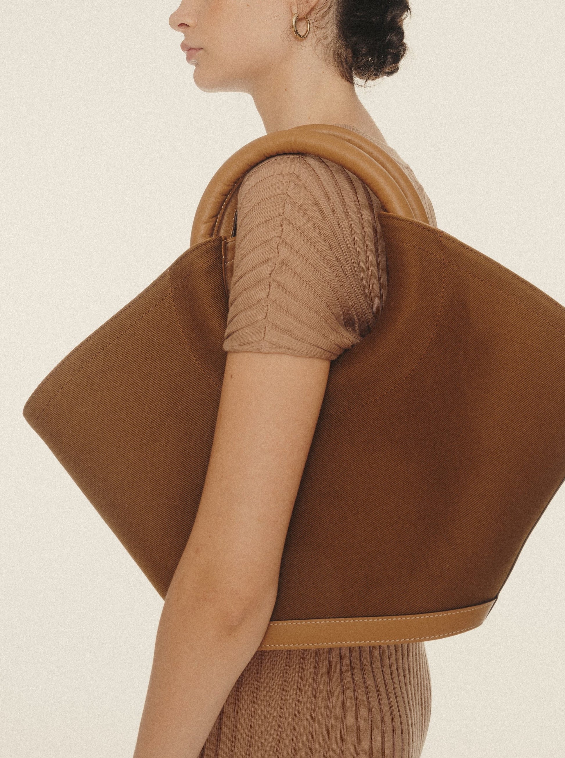 CABASSA - Round-handle Leather Tote Bag – Hereu Studio