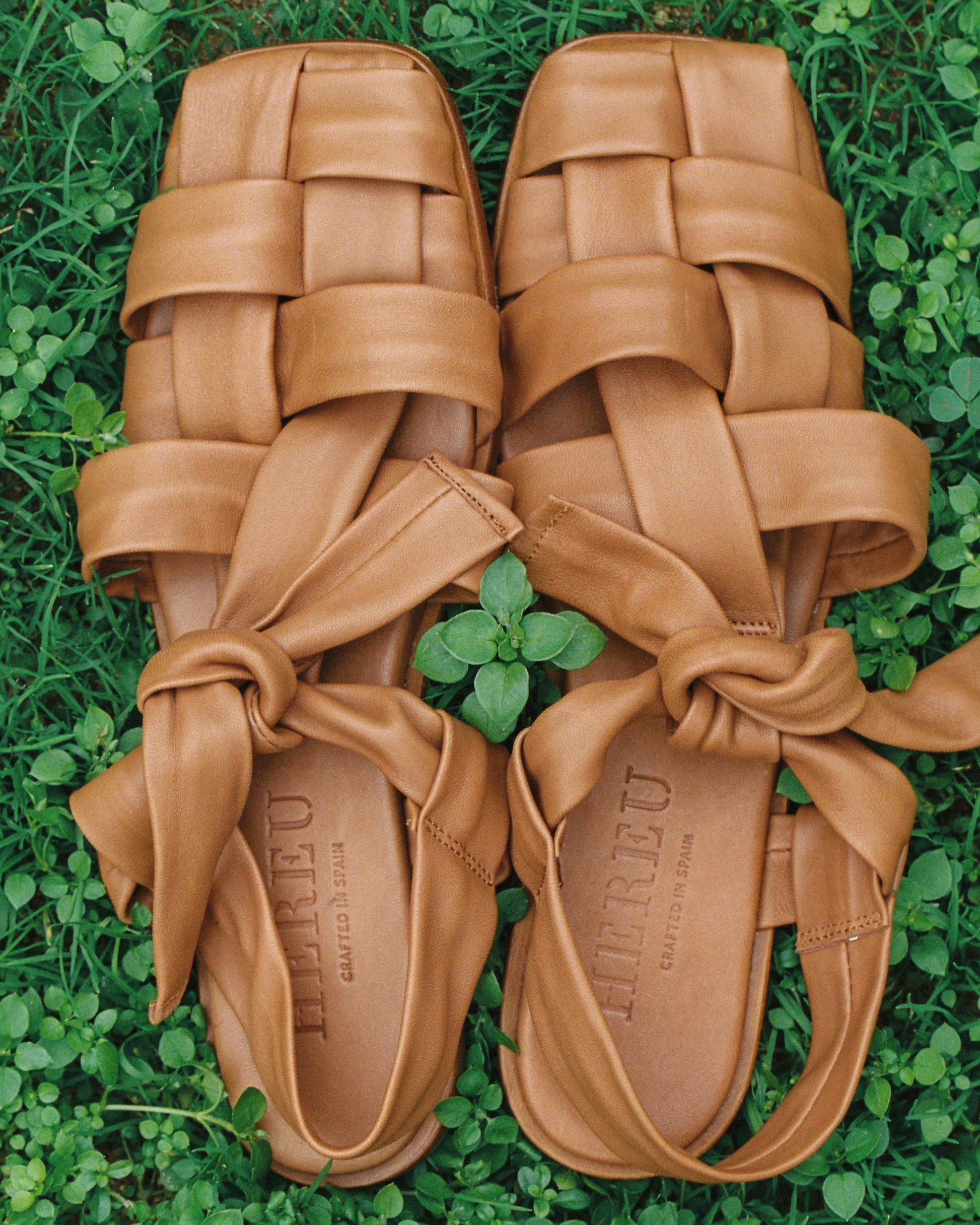 HEREU Bena サンダル BENA - Interwoven Knotted T-bar Sandal – Hereu Studio