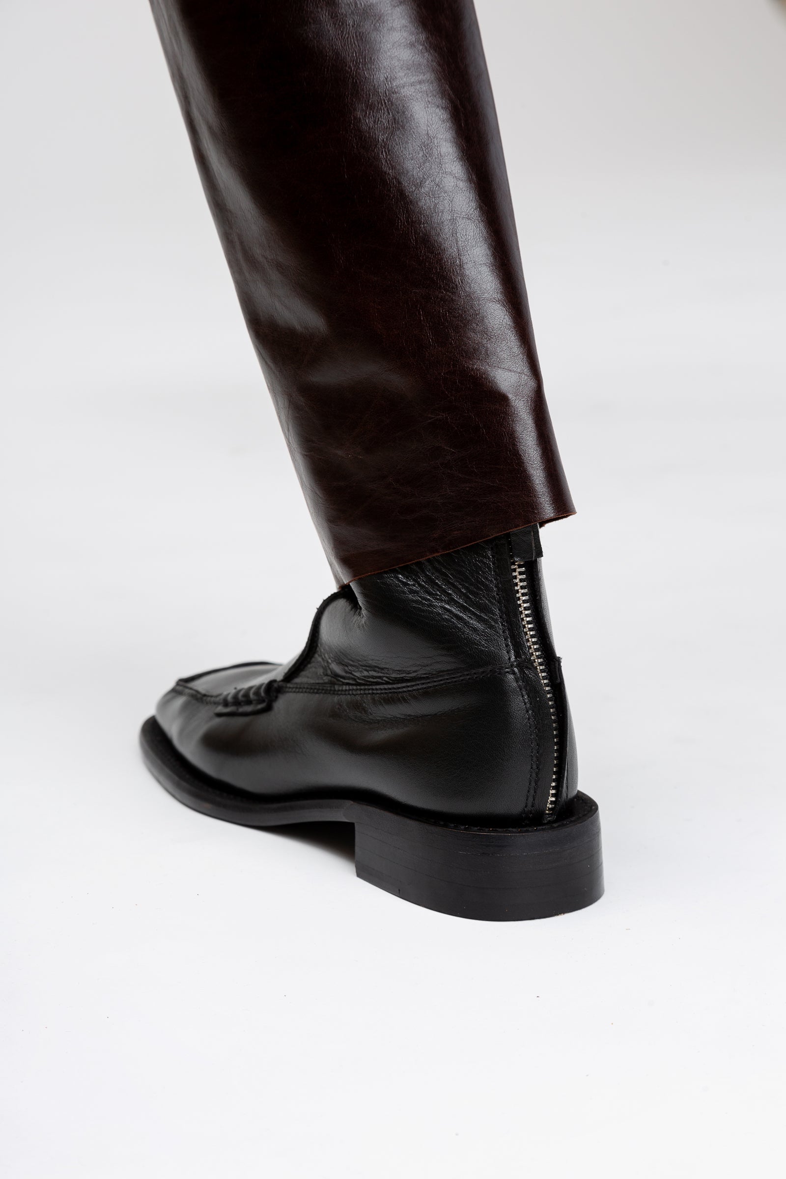 QUADRA - Square Toe Back Zip Boot