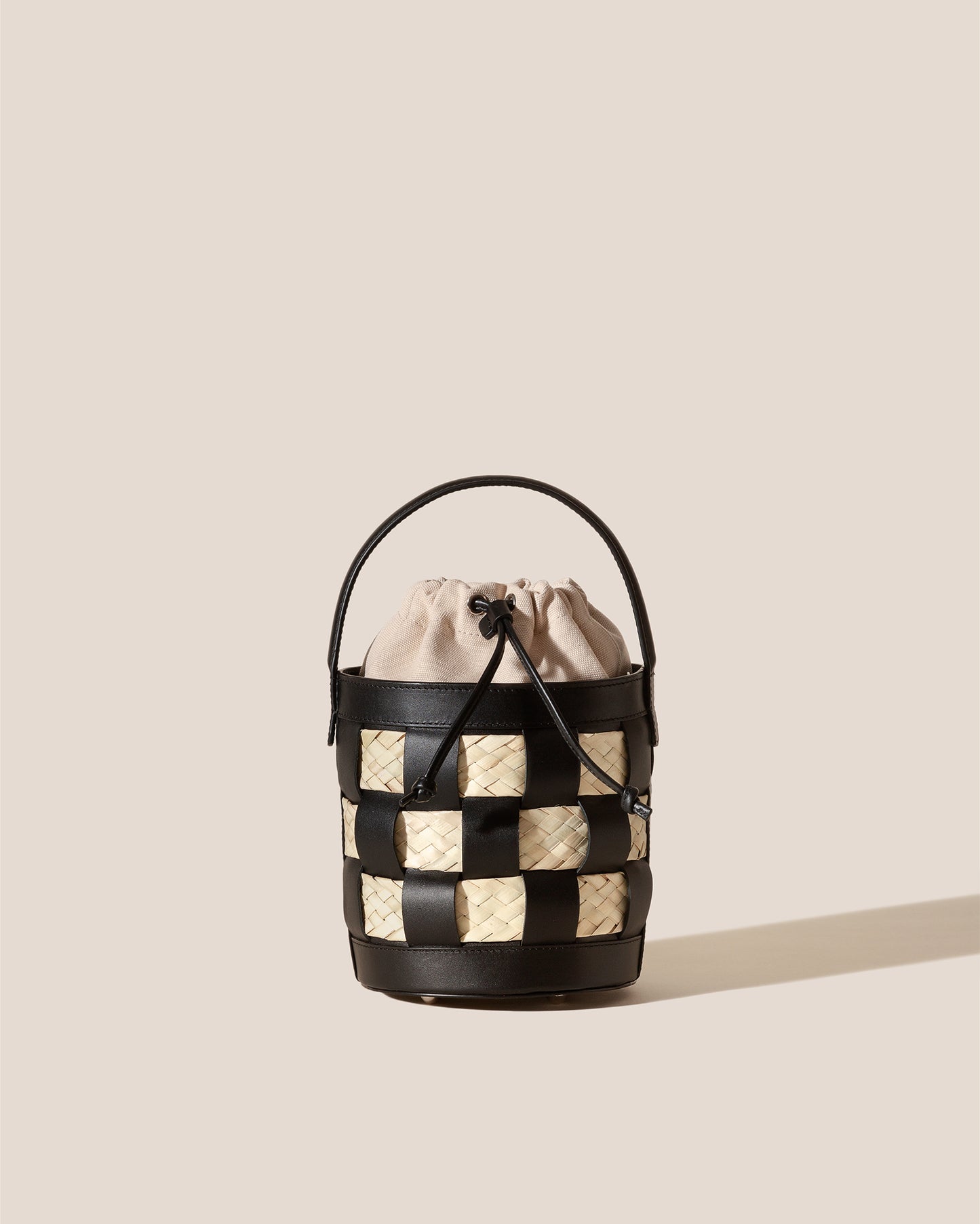 GALLEDA SMALL - Straw Woven Bucket Bag