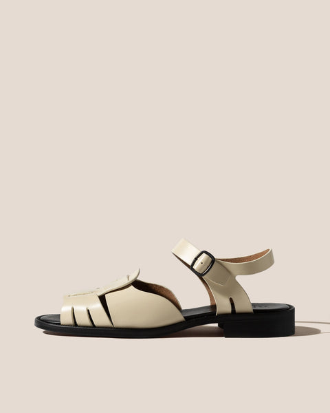 Hereu Ancora スクエアトゥ レザー スライド フラット サンダル ANCORA SQUARED SLIDE - Fisherman Slide – Hereu Studio